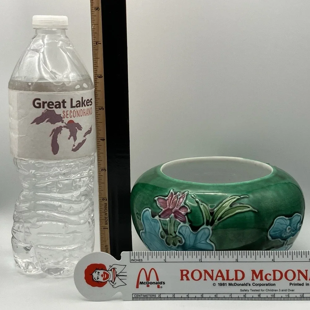 Chinese Fahua-Style Relief Porcelain Bowl w/ Crane &‎ Lotus - Kangxi Mark